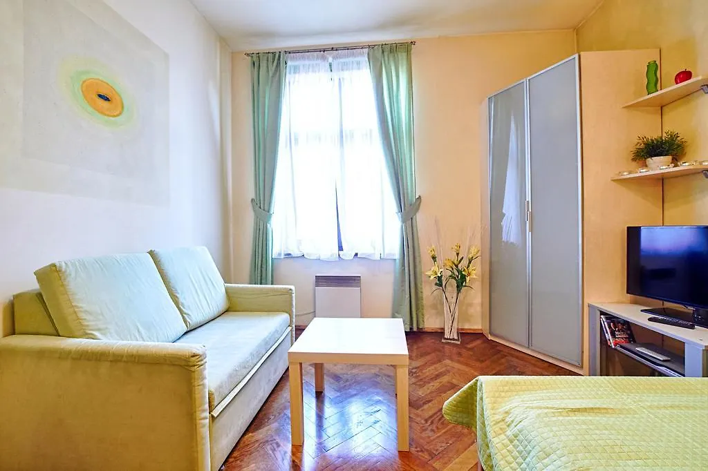 Libro Rooms Cracovia Polonia