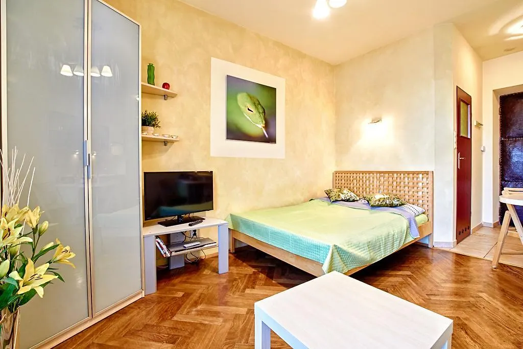 Libro Rooms Cracovia Polonia